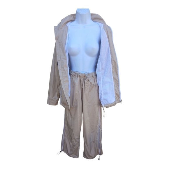 Mexx Sport Tan White Capri Track Suit Size 12 NWT - Picture 3 of 6